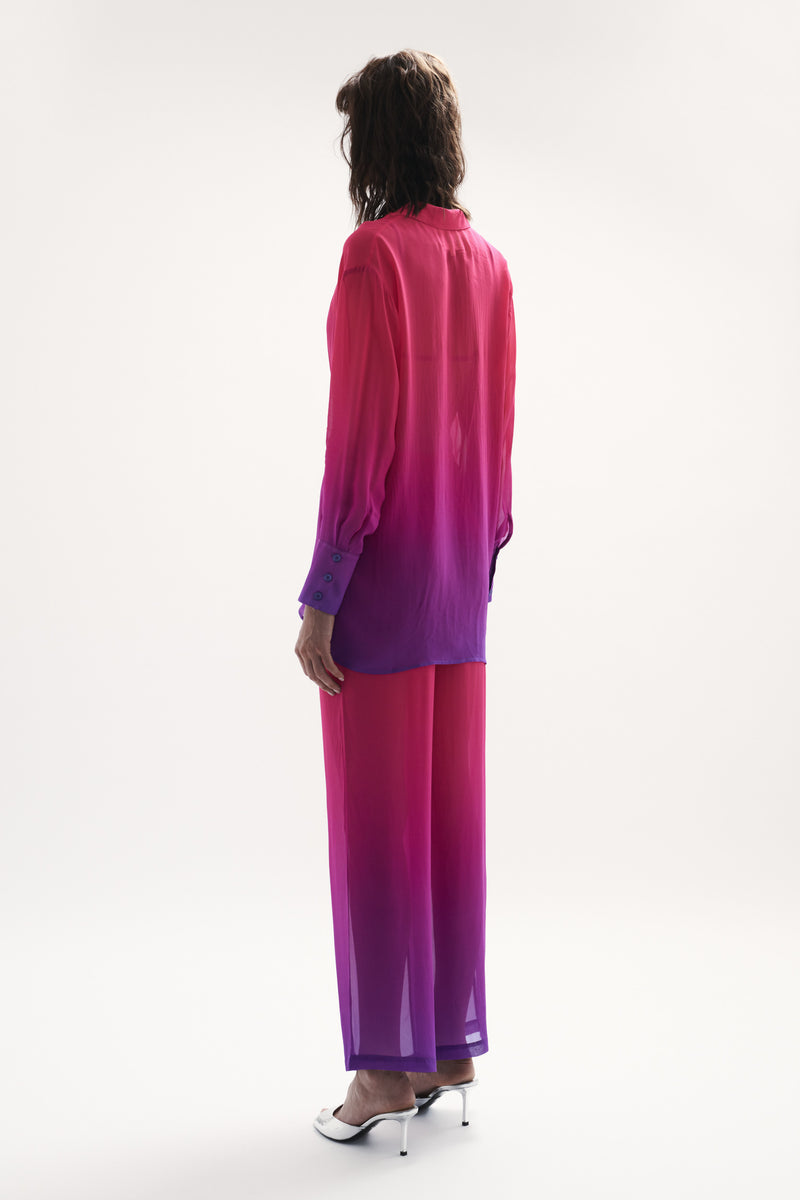 back full front view elegant woman wearing luxury resort wear sommer swim - havana berry crush is a pink and purple shirt displayed fully outfit with pants